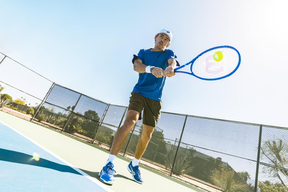 Revelando la Wilson Ultra V5: Golpea con poder, juega con libertad